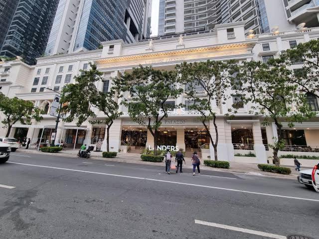 Luxestaysmnl Parisian Charm 1br Suite Pool Gym 400mbps Wifi Netflix Amazing City View