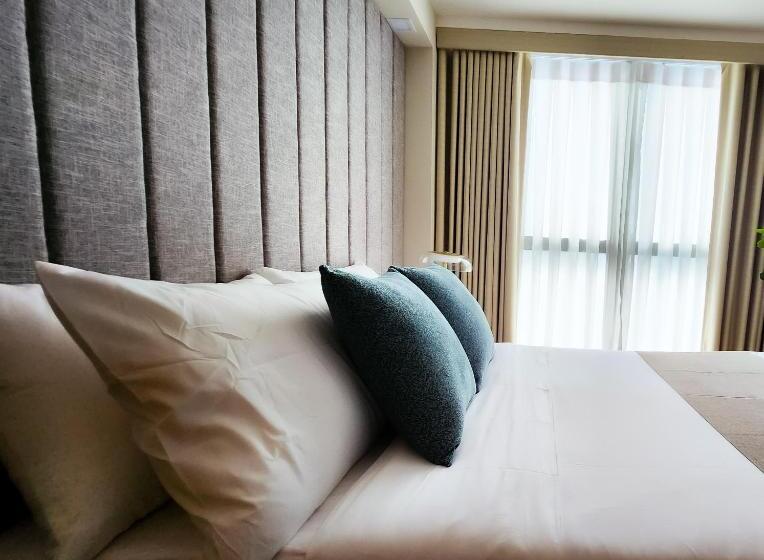 Luxestaysmnl Stylish Family 2br Suite Poolgym 400mbps Wifi Netflx Amazing City View