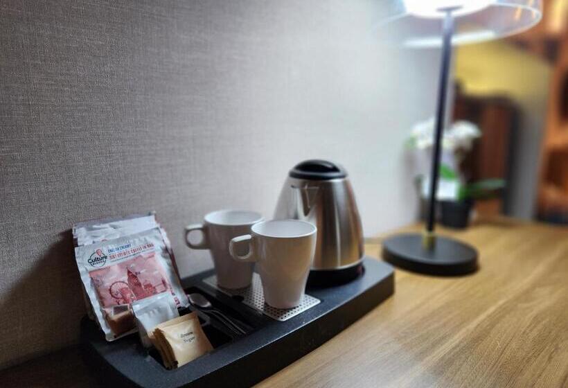 Luxestaysmnl Stylish Family 2br Suite Poolgym 400mbps Wifi Netflx Amazing City View