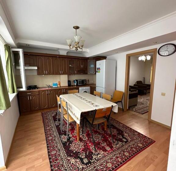 پانسیون цо каприз, квартира от частников