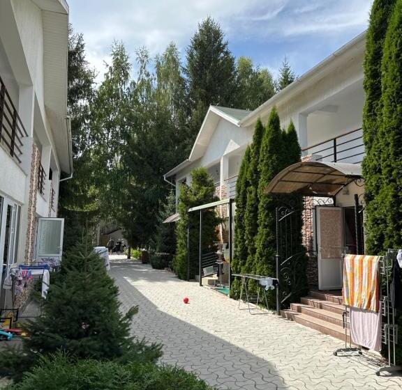 پانسیون цо каприз, квартира от частников