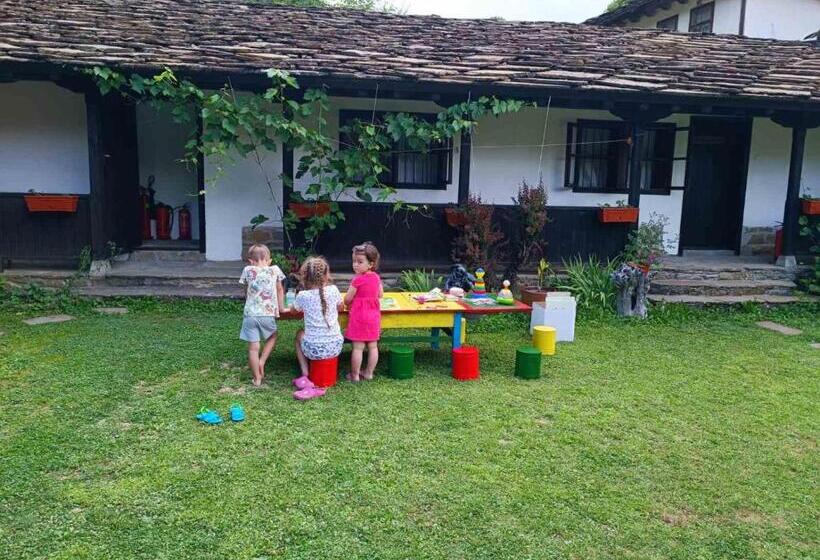 Pansiyon хаджидимовата къща