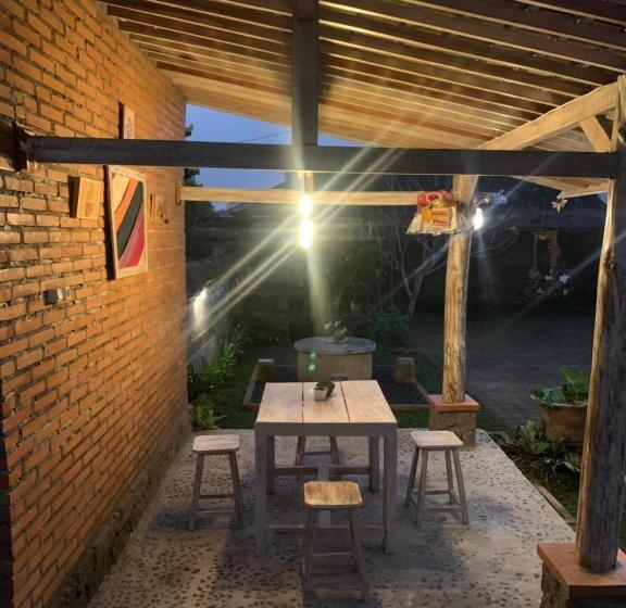 פנסיון Ambara Guest House