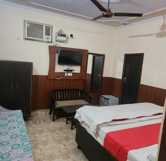 פנסיון Bright Guest House