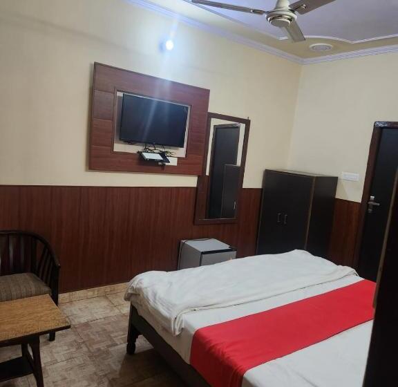 פנסיון Bright Guest House