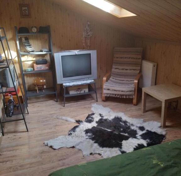 膳宿费 Colina Farm