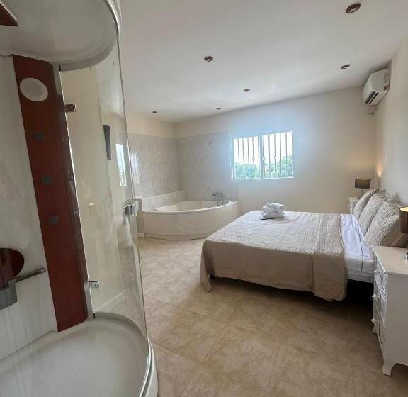 膳宿费 H Del Arco