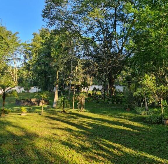 بنسيون Hostal El Jardín De Los Anturios