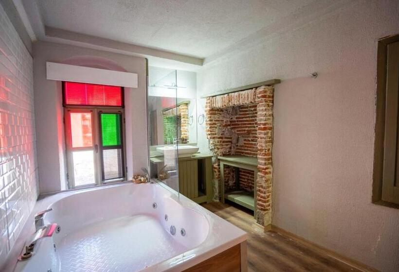 Пансион Latibule Macaron Guest House