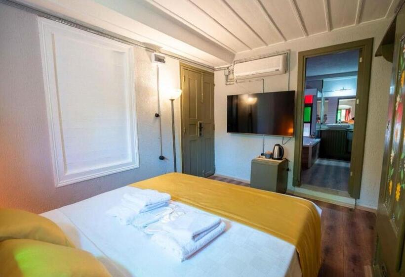 Пансион Latibule Macaron Guest House