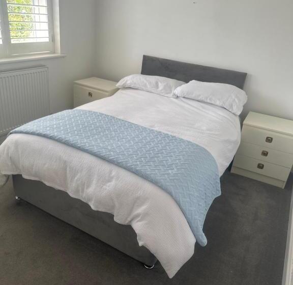 פנסיון Mayfield Guest Rooms