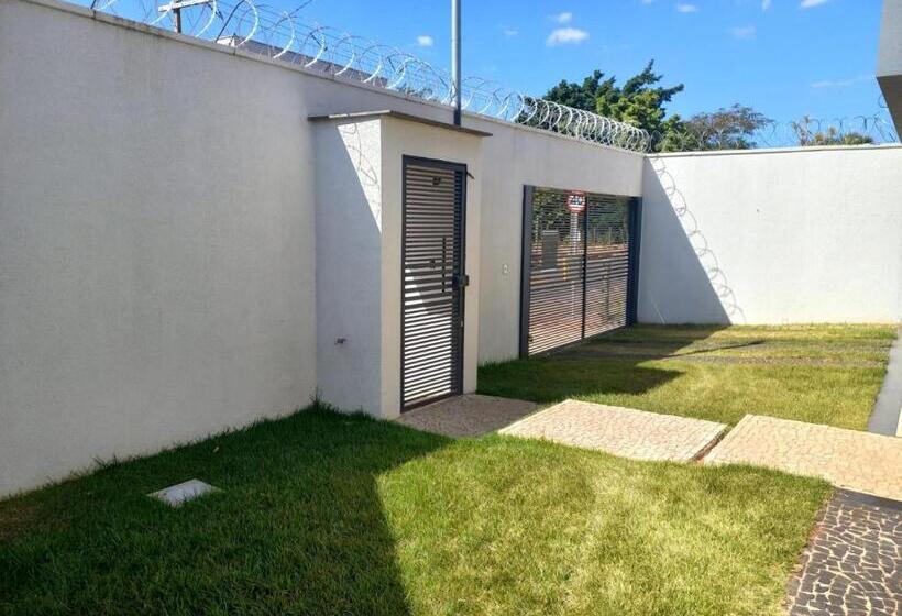 פנסיון Dilucca Suíte 01   Pousada Karaiba Prox Umc, Praia Clube E Shopping