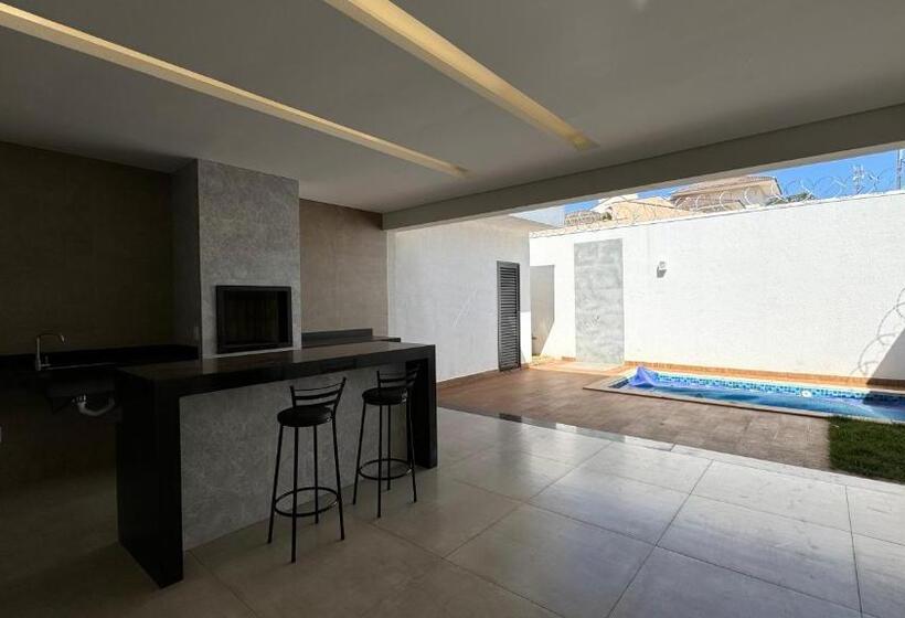 פנסיון Dilucca Suíte 01   Pousada Karaiba Prox Umc, Praia Clube E Shopping