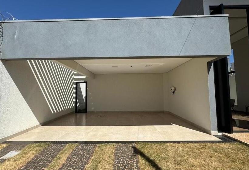 פנסיון Dilucca Suíte 01   Pousada Karaiba Prox Umc, Praia Clube E Shopping