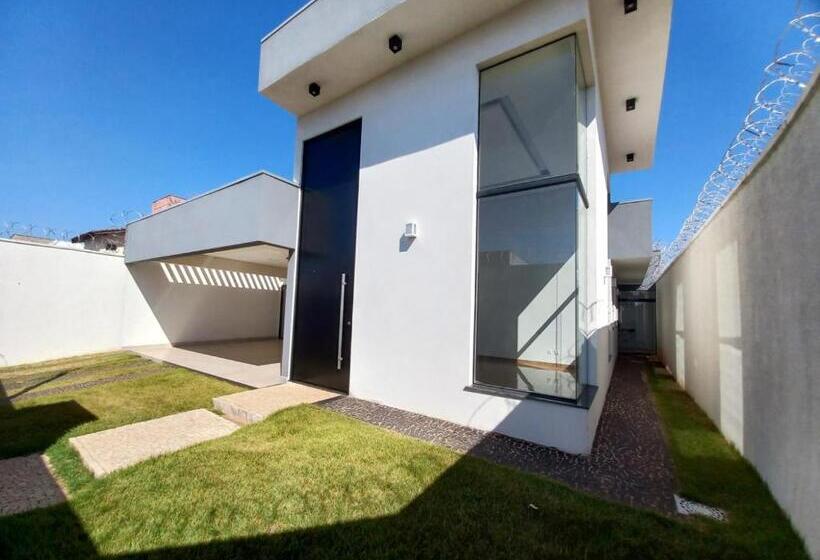 פנסיון Dilucca Suíte 01   Pousada Karaiba Prox Umc, Praia Clube E Shopping