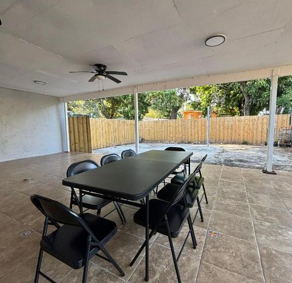 펜션 Praga S House