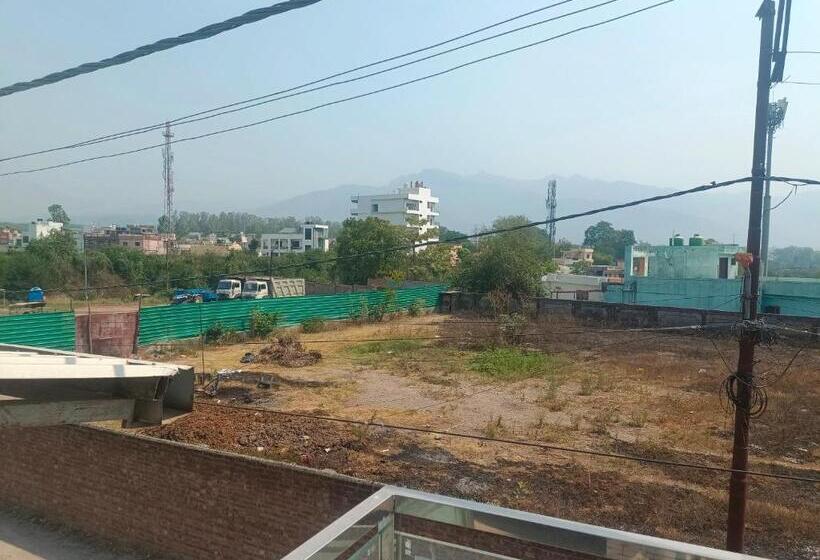 بنسيون Purnotsav