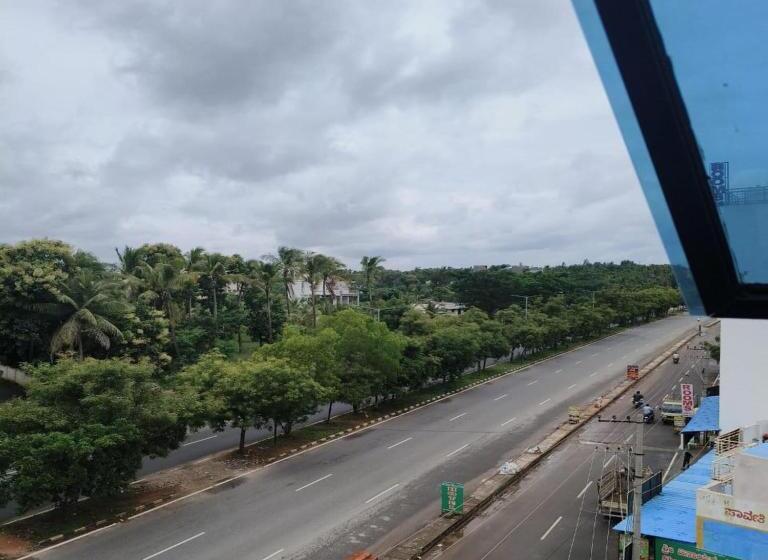 بنسيون Royal Guest House