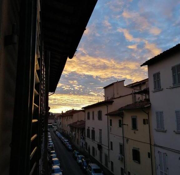 پانسیون The Hamilton House