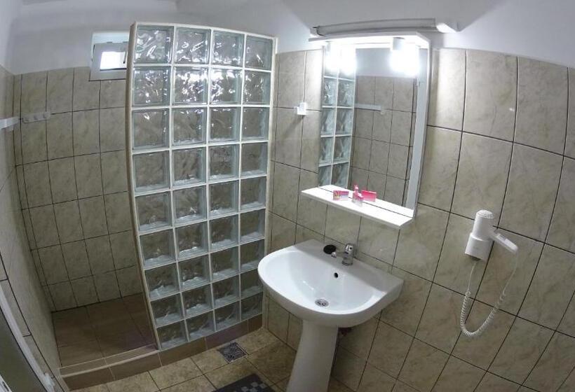 بنسيون Vila Alexia