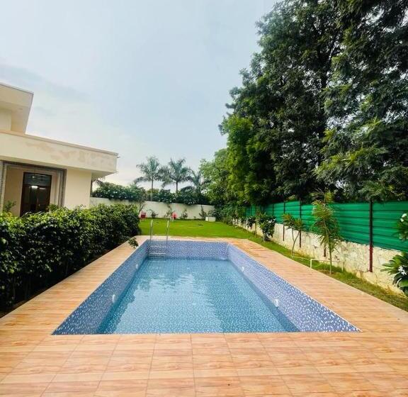 منتجع Rose Ville Farm