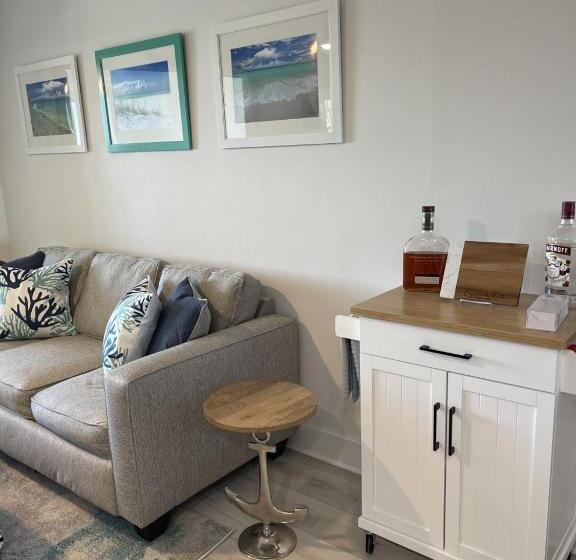 Sunset Harbor The Palms