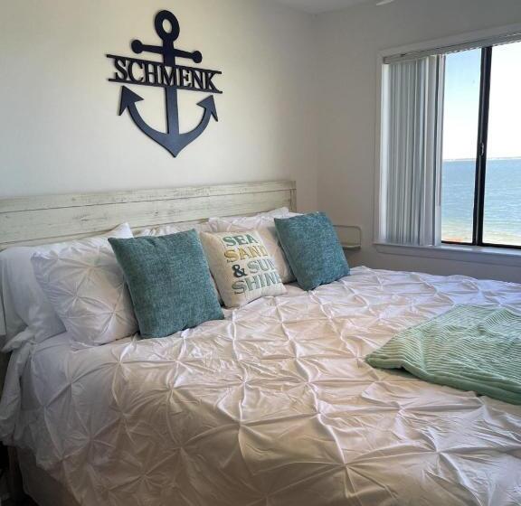 Sunset Harbor The Palms