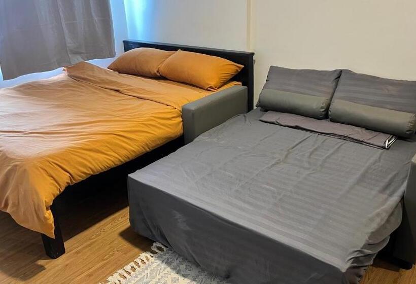 Coal Family Room With Fast Internet