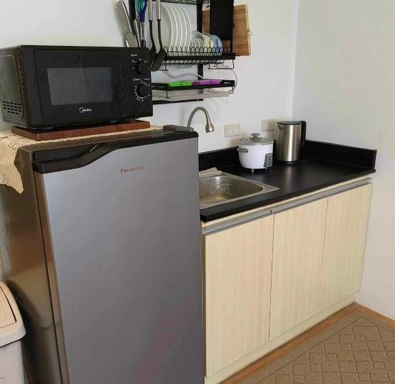 Coal Family Room With Fast Internet