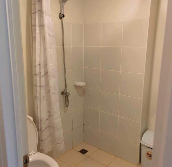 Coal Family Room With Fast Internet