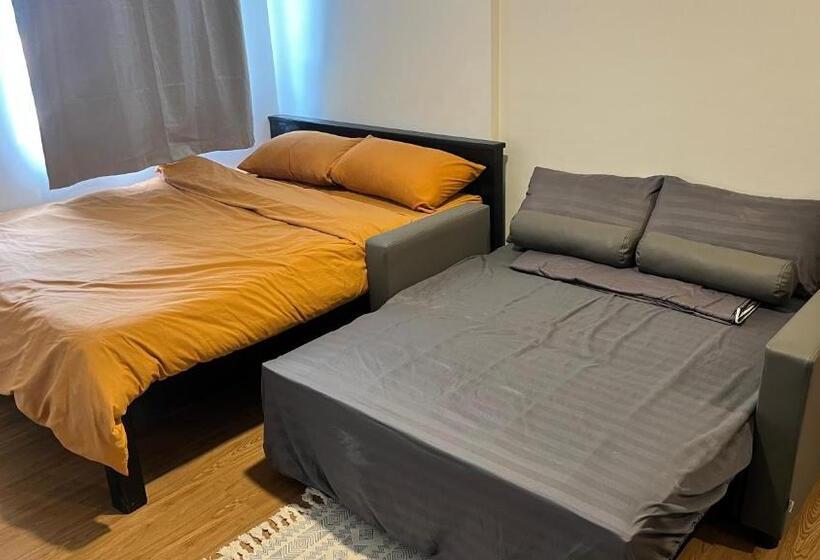 Coal Family Room With Fast Internet