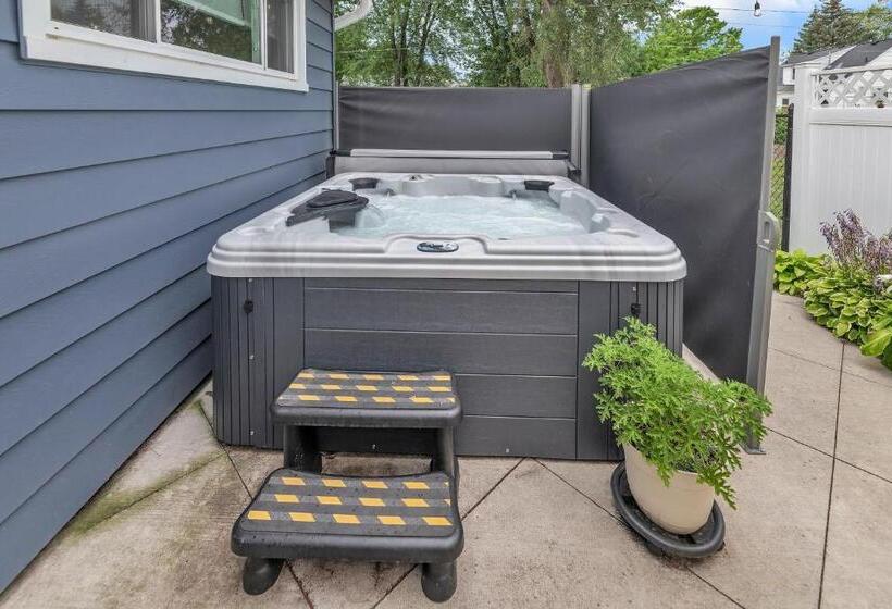 The Dawdy Haus Bed And Breakfast