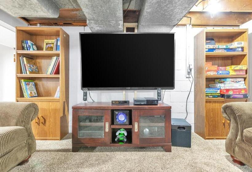 The Dawdy Haus Bed And Breakfast