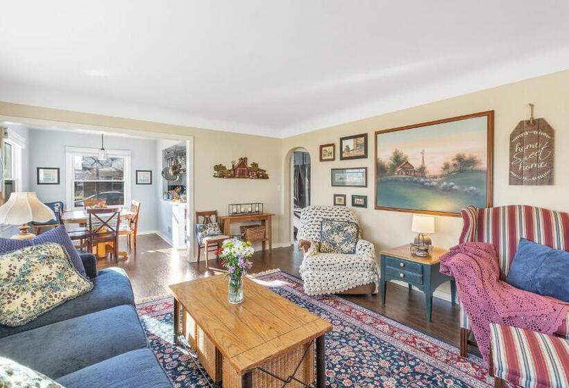 The Dawdy Haus Bed And Breakfast