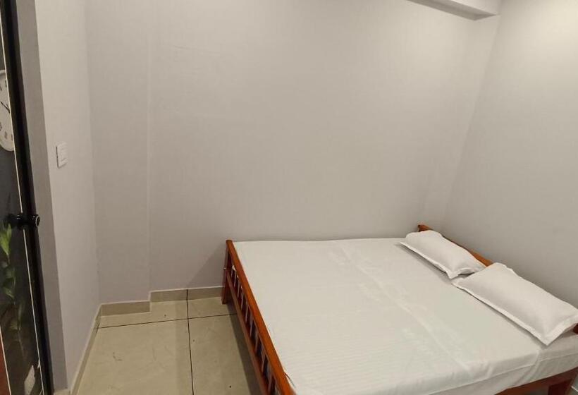 ユースホステル Fully Furnished Rooms, Kakkanad, Ernakulam