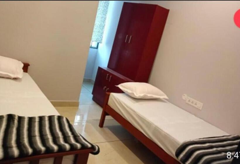 ユースホステル Fully Furnished Rooms, Kakkanad, Ernakulam