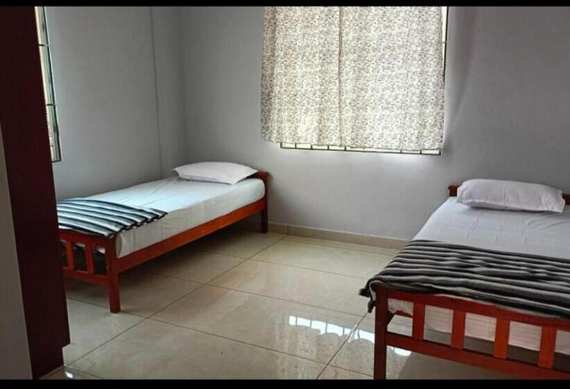 ユースホステル Fully Furnished Rooms, Kakkanad, Ernakulam