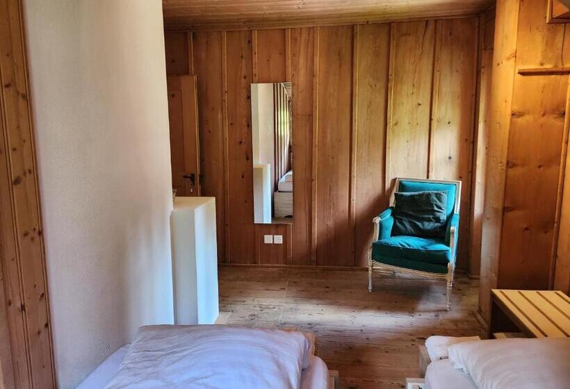 فندق صغير Gasthaus Crestasee