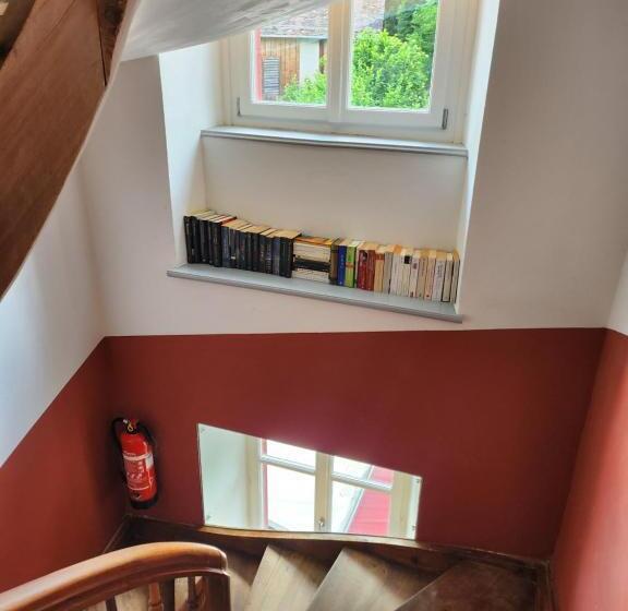 فندق صغير Gasthaus Crestasee