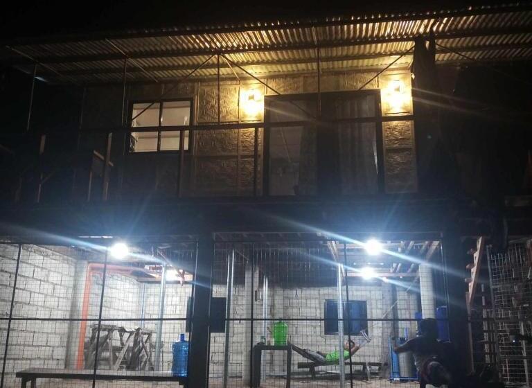 הוסטל Olango Transient   Riverview