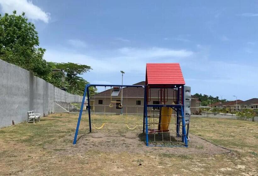 تختخواب و صبحانه Chateau Charme