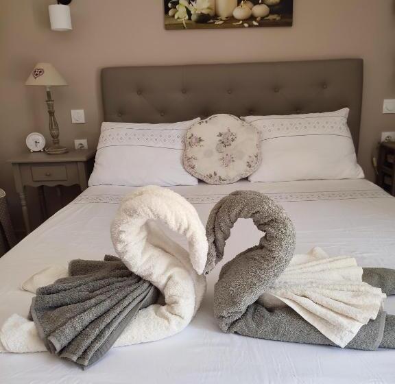 住宿加早餐  Chez Brigitte Chambre D Hôte Avec Cour Privative,piscine