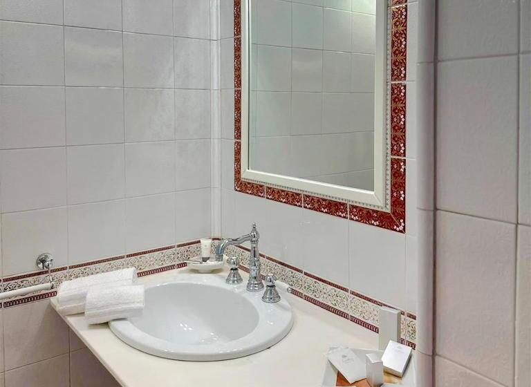 ベッドアンドブレックファースト Elimar Villa & Pool