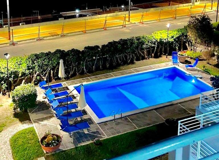 ベッドアンドブレックファースト Elimar Villa & Pool