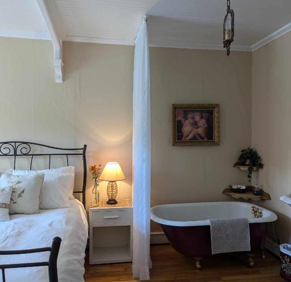 تختخواب و صبحانه Gîte Victoria Rimouski