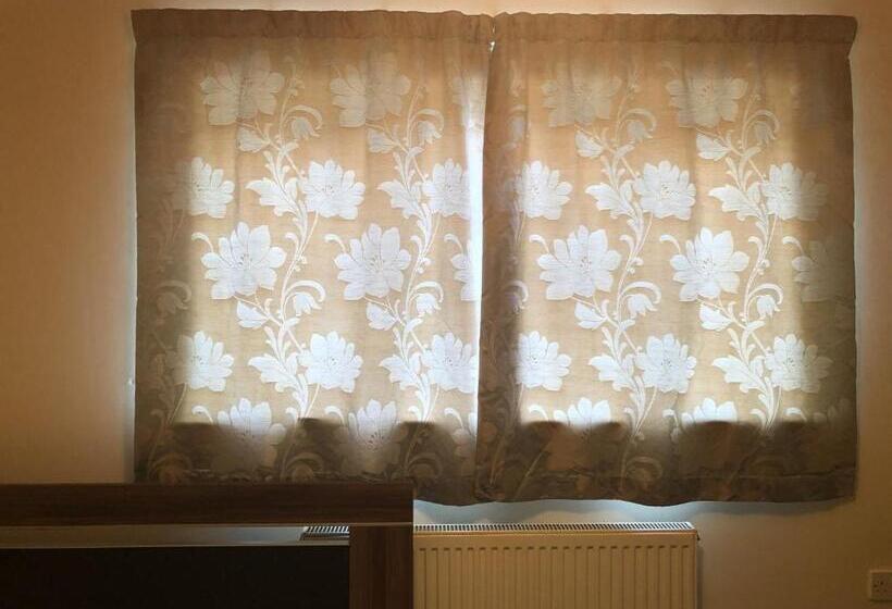 住宿加早餐  Leighton Easy Stay