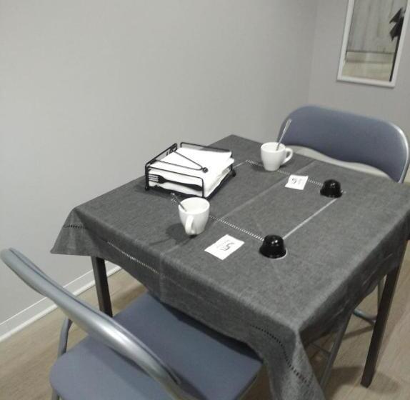 مبيت وإفطار Room V 1944