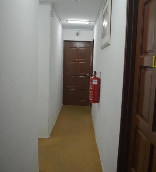 D Bj Motel
