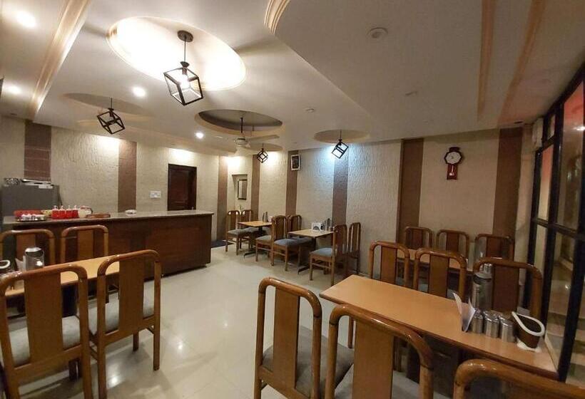 Goroomgo Hotel Sheetal International Siwan