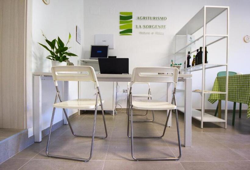 בית מלון כפרי Agriturismo La Sorgente